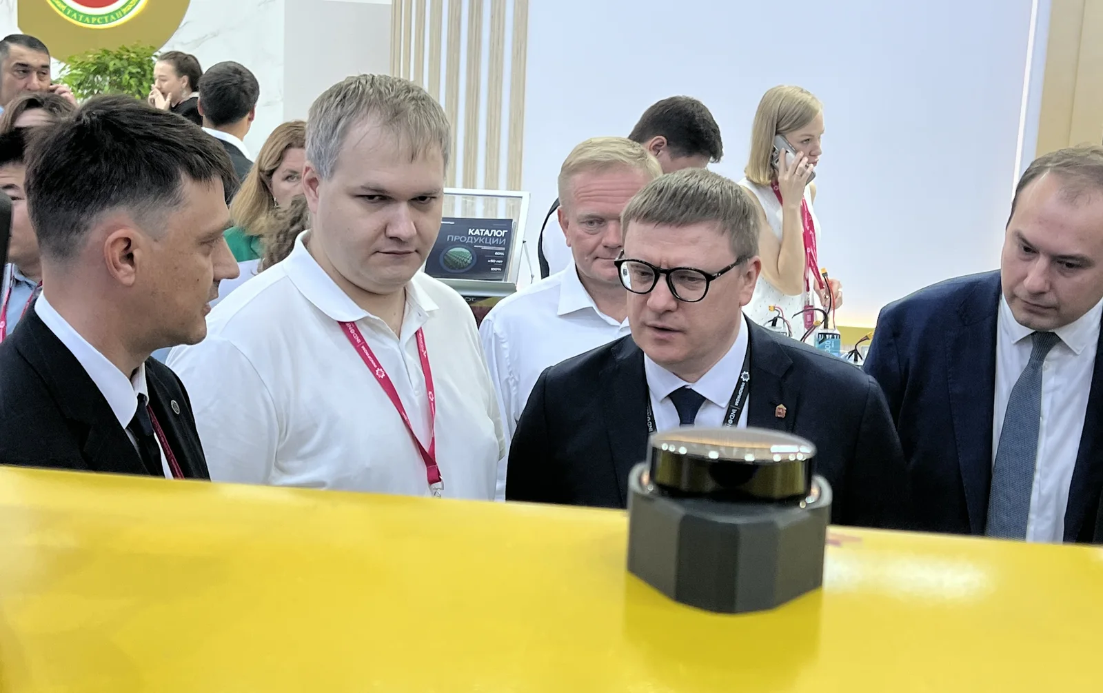 Михаил Гранатов и губернатор Челябинской области Алексей Текслер на отраслевой выставке